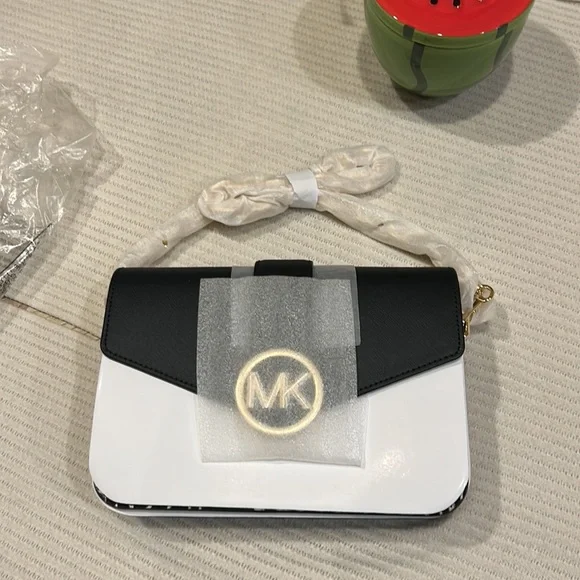 Michael Kors Carmen Medium Flap Chain Shoulder Crossbody Bag Black Haircalf - Picture 8 of 16